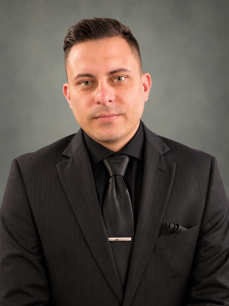Rolando Hernandez, Licensed Insurance Broker